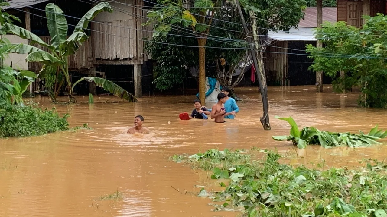 ฤทธิ์พายุคาจิกิ แพร่อ่วม 3 อำเภอน้ำป่าไหลทะลักต้องเร่งอพยพคน