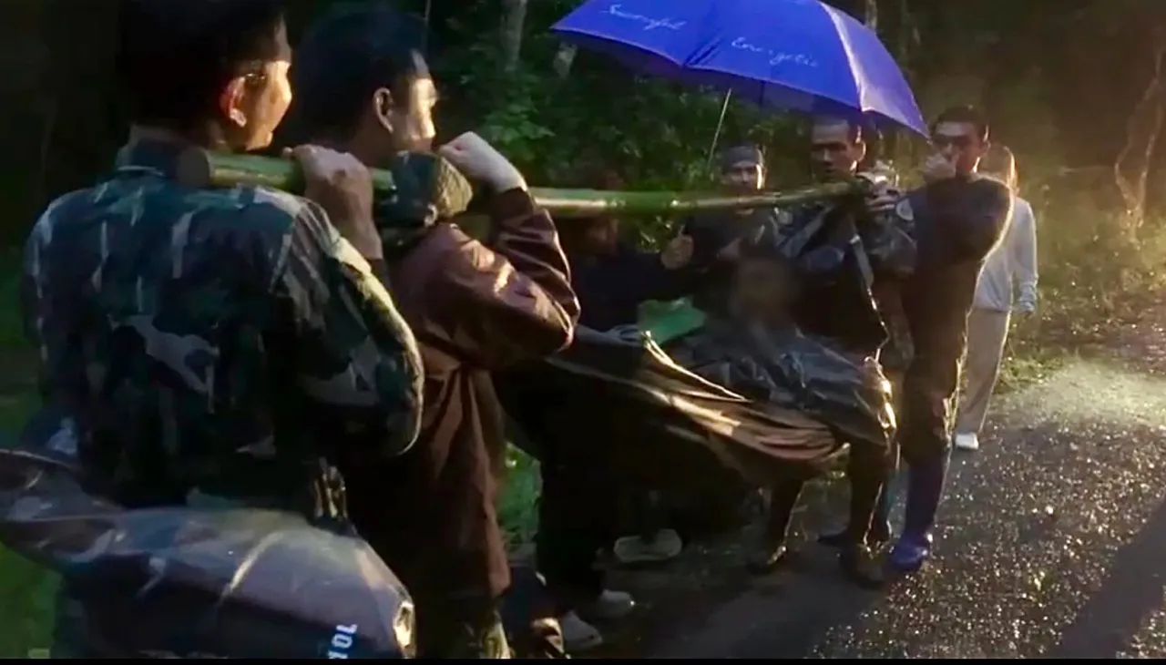 กระทิงป่า  ขวิดเจ้าหน้า เจ็บสาหัสขณะลาดตระเวนกลางป่าลึก