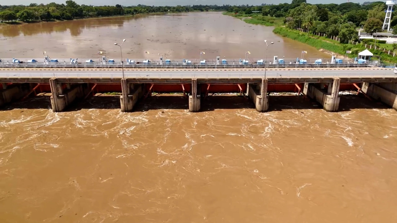 เขื่อนเจ้าพระยา เพิ่มการระบายน้ำต่อเนื่องชาวบ้านท้ายเขื่อน